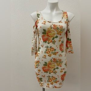 Cut off shoulder floral print dress